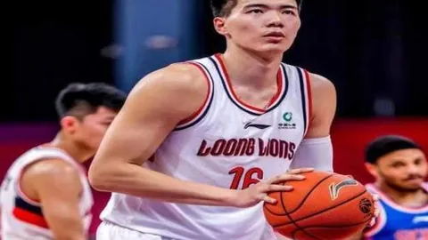 波士顿凯尔特人对阵密尔沃基雄鹿常规赛预测